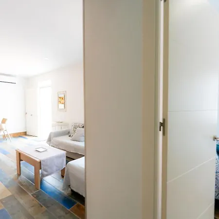 F - 4 Personas En Apartment
